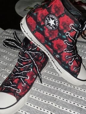 Converse "MUCH LOVE" Chuck Taylor All Star CTAS Pro Limited Red Rose Shoes